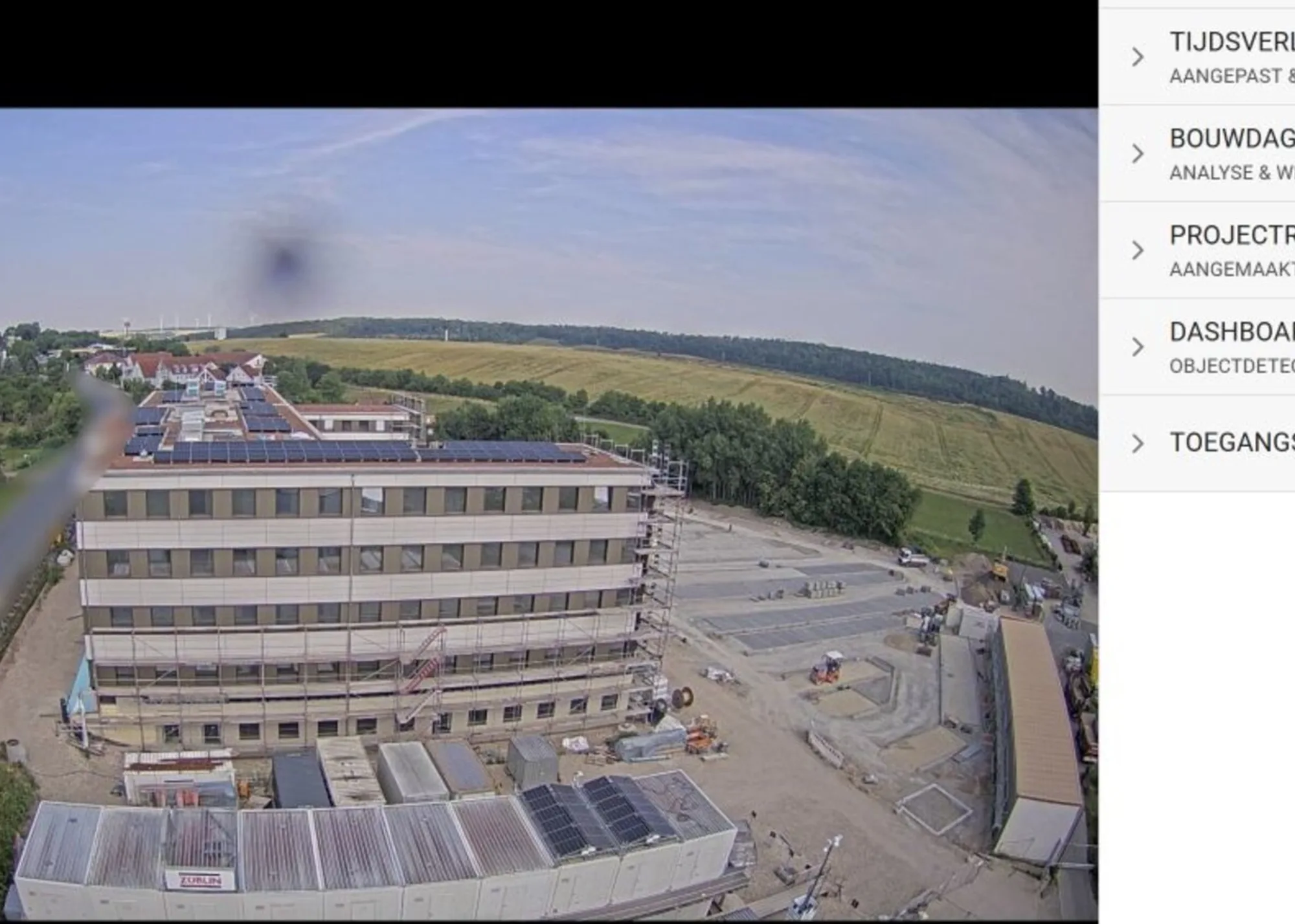 BauTV+ portaal op laptop en smartphone