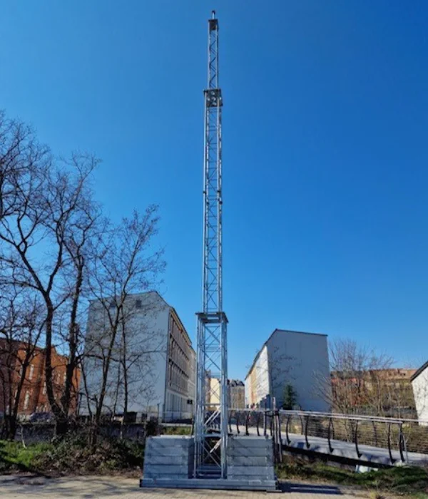15 to 20 m mast for major construction sites
