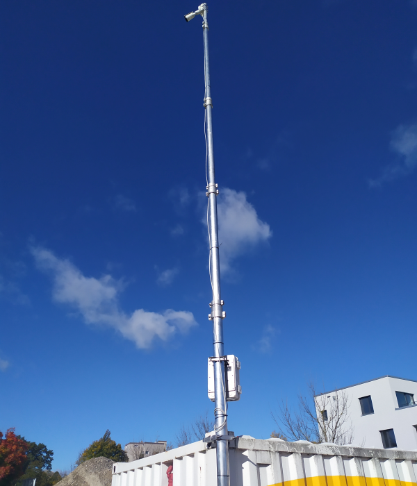 10 m mast on the site facilities