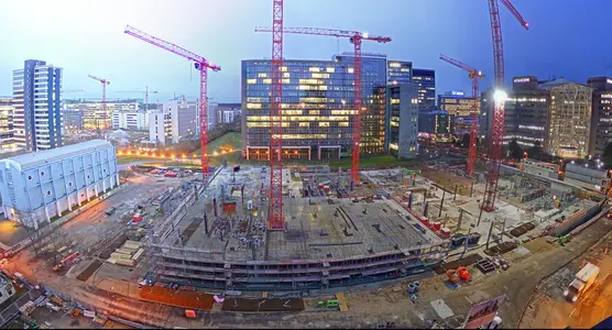 Panoramic construction camera capturing a large building site for time-lapse documentation